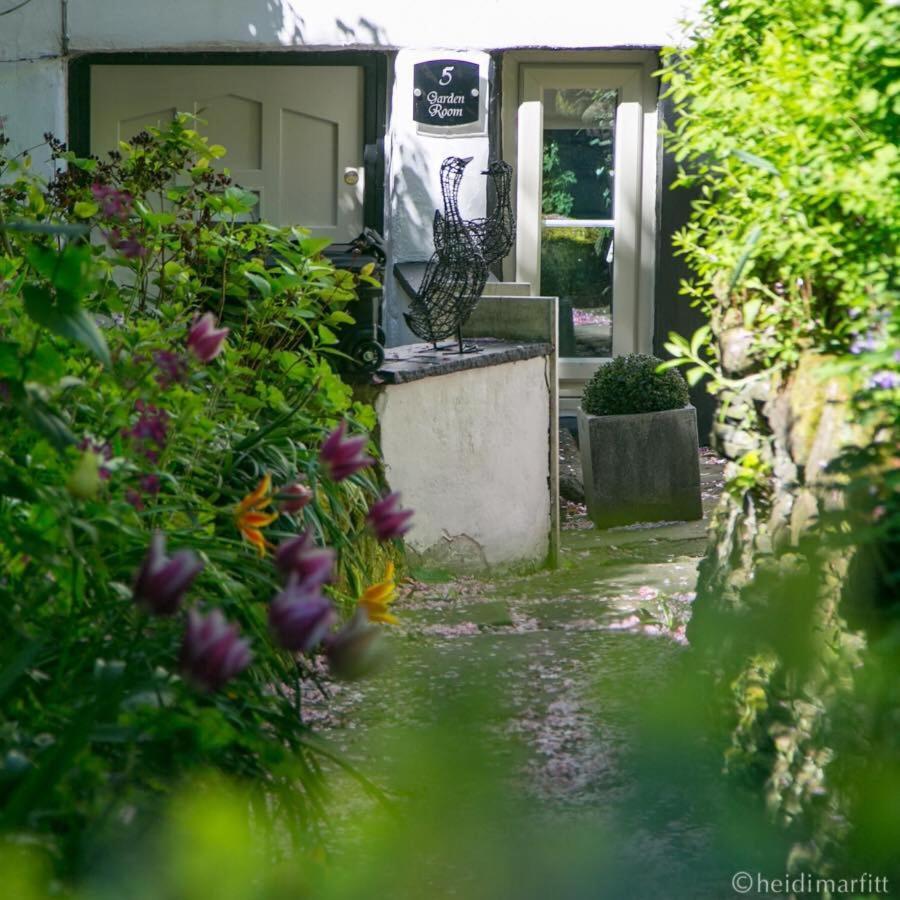 Willow Cottage B&B Yeadon Exteriör bild