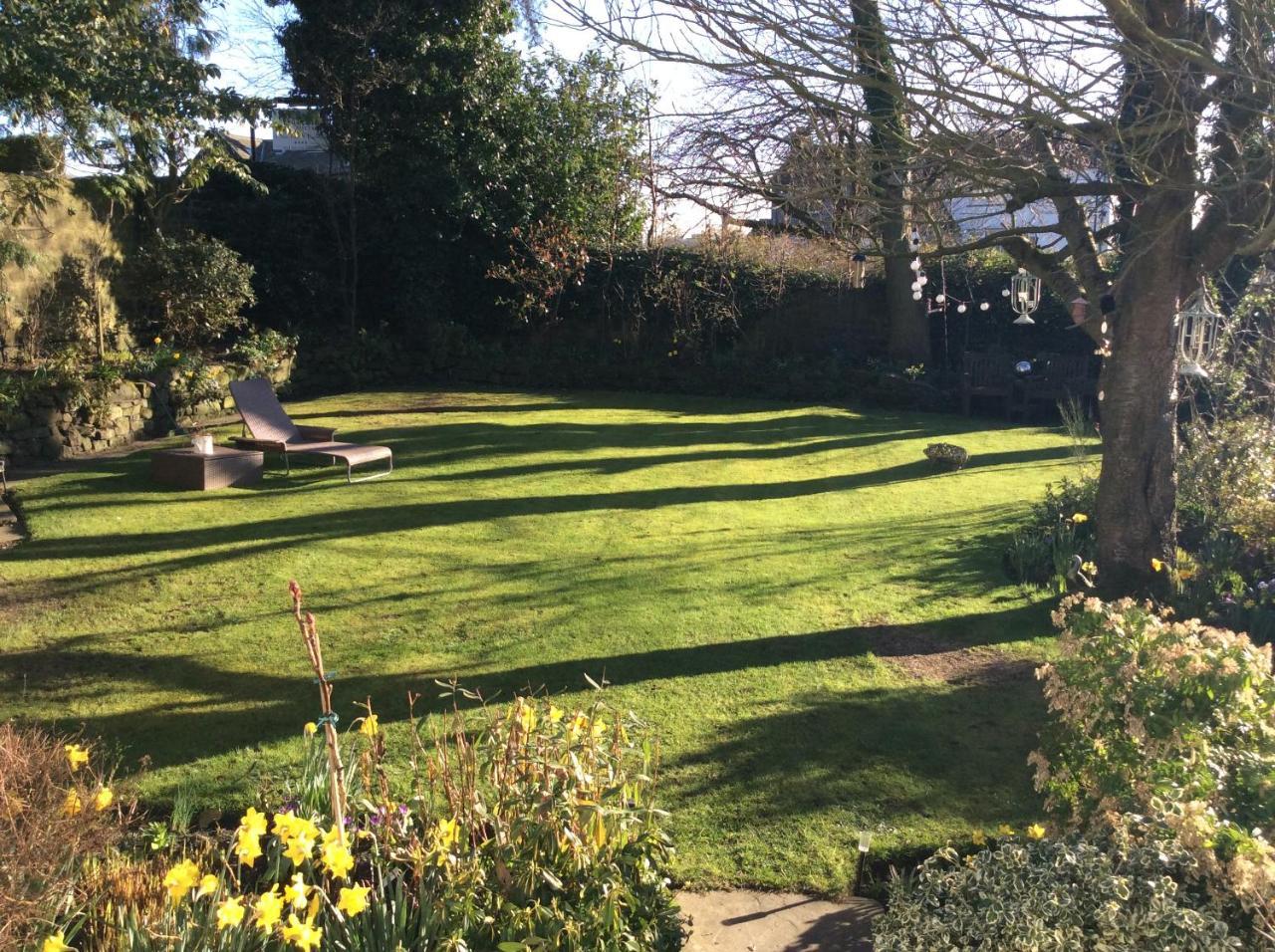 Willow Cottage B&B Yeadon Exteriör bild